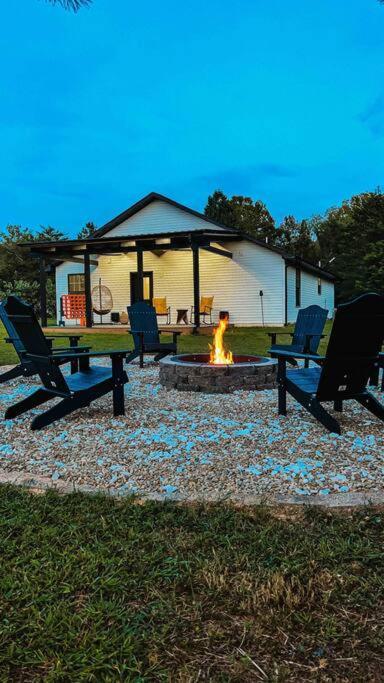 Southern Charm 3Br Fire Pit Pool Table 7Beds 塞维尔维尔 外观 照片
